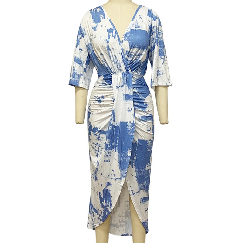 Рисунок 5 - Платье женское с глубоким V-образным вырезом