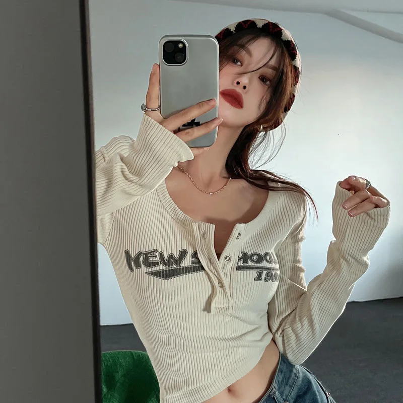 

Short Slim-Fit Long-Sleeved round Neck Letter Bottoming Shirt Top for Women Spring Black Inner Wear Niche Sexy T-shirt Ins Fashi