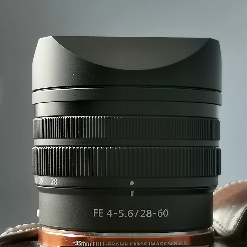 Фото Металлическая квадратная бленда для объектива Sony FE 28-60 мм F/4-5,6 (SEL2860), поставляется с металлической крышкой №3