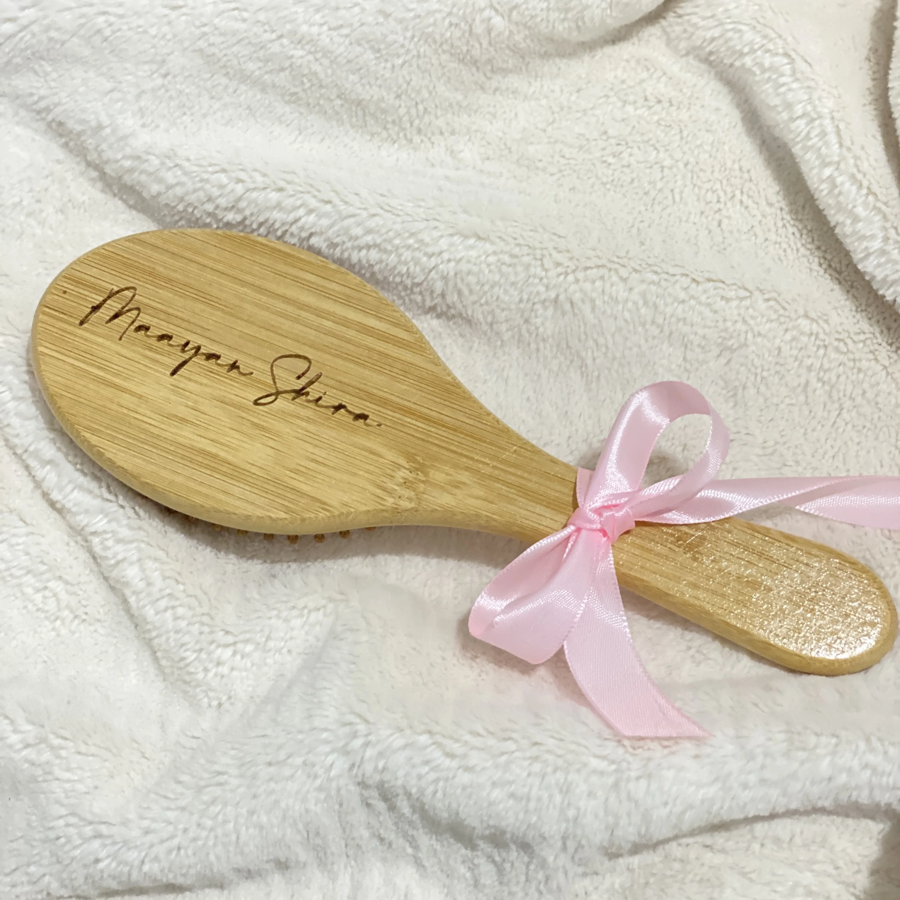 Персонализированная щетка для волос с выгравированным именем женщин деревянная