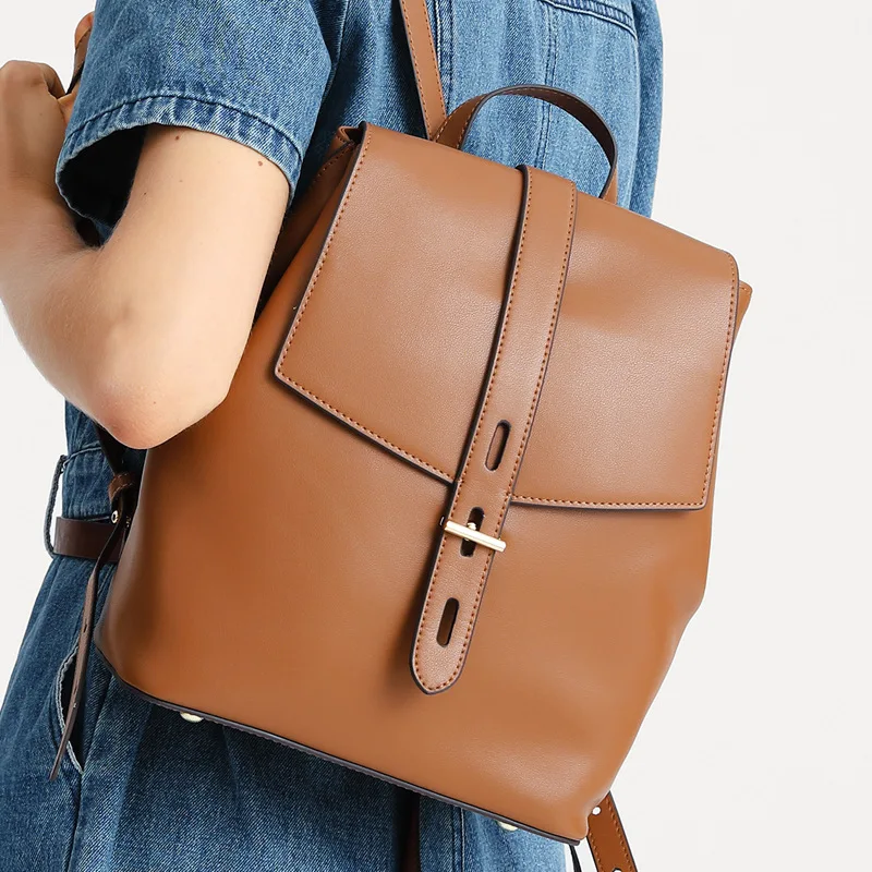 

Luxury Leather Women's Backpack Retro Casual High Quality School Bag for Girls Leather Commuter Travel Bag