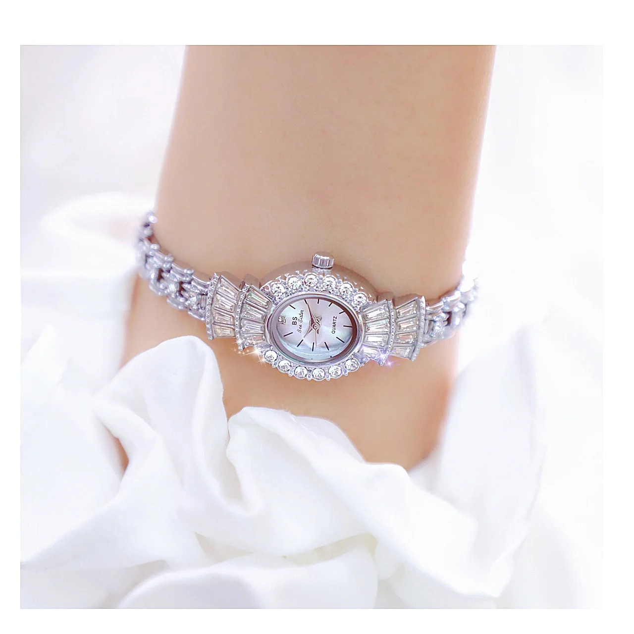 New Women Watches Diamond Bracelet Watch For Ladies Brand Luxury Female Wrist Watch Quartz Waterproof Clock Gifts Montre Femme