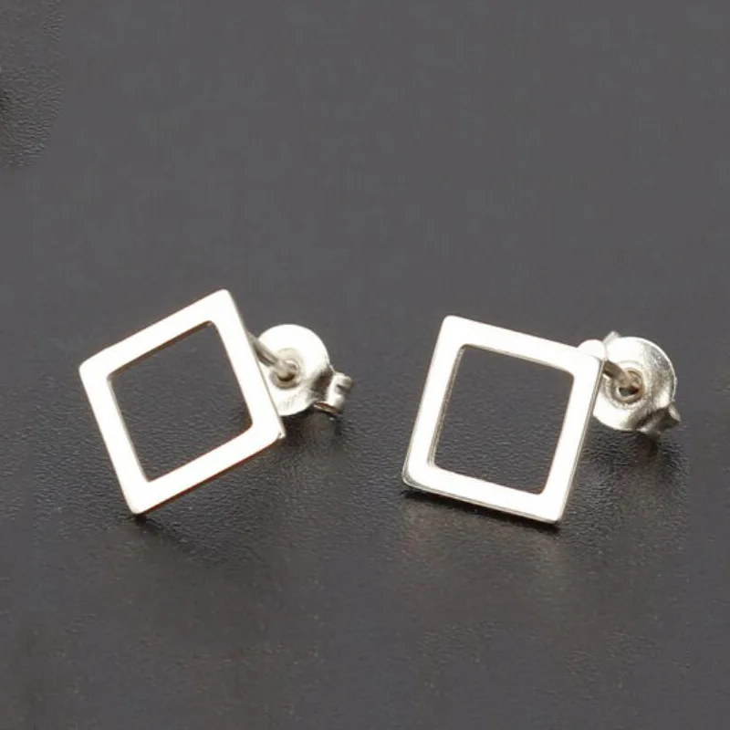 

European and American Fashion Music Note Earrings Women 925 Silver Ear Studs Asymmetrical List of Musical Symbols Earrings