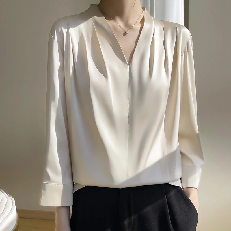 

2023 Spring/Summer Women's V-neck Pullover New Silk Shirt Fashion And Temperament Solid Silk Versatile Shirt