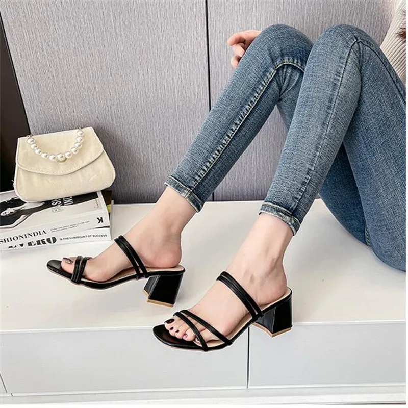 

Женские сандалии на массивном каблуке, шлепанцы с узким ремешком, большие размеры до 42, лето 2022