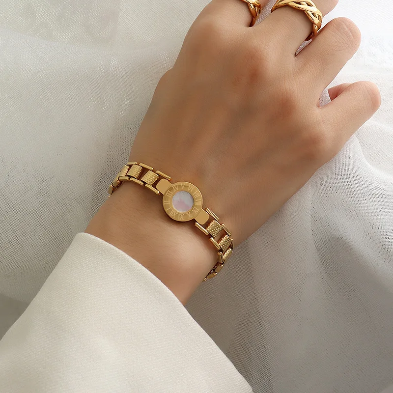 

New Korean Fashion Trend Unique Design Retro Roman Numerals Dial Bracelet Women High Jewelry Party Gifts Wholesale