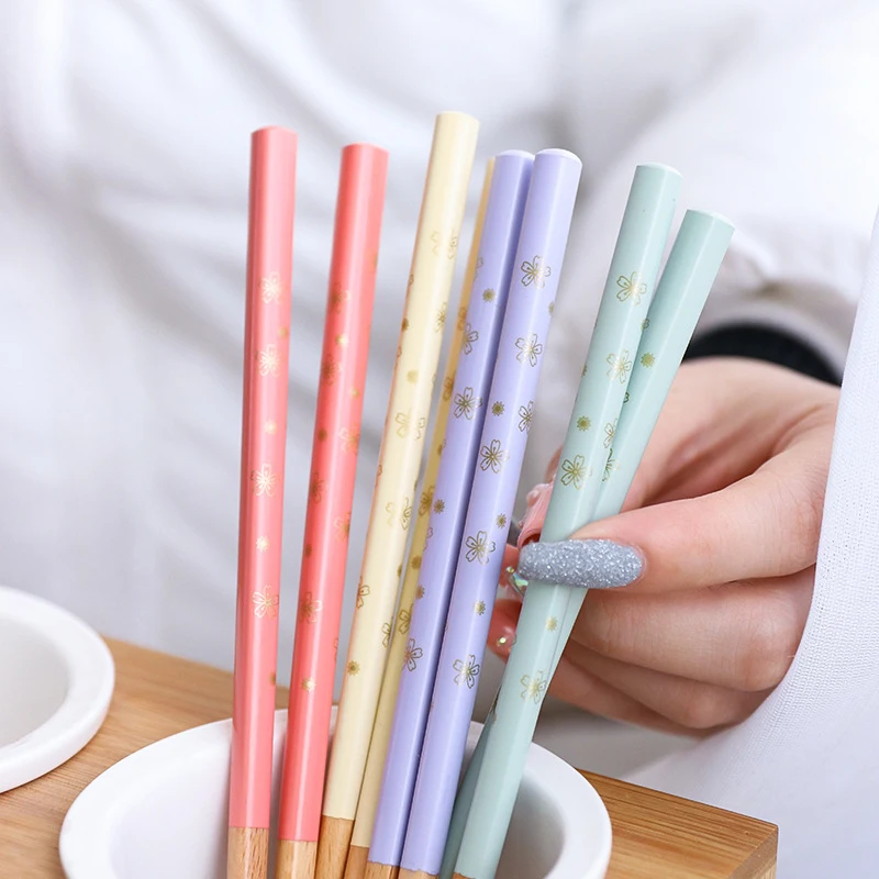 

Chopsticks Japanese-style Small Floral Wooden Chopsticks Heat Transfer Pointed Sushi Chopsticks Small Fresh Kitchen Accessories