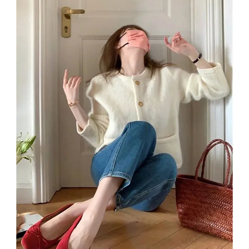 Женский трикотажный кардиган с длинным рукавом однотонный короткий свитер в