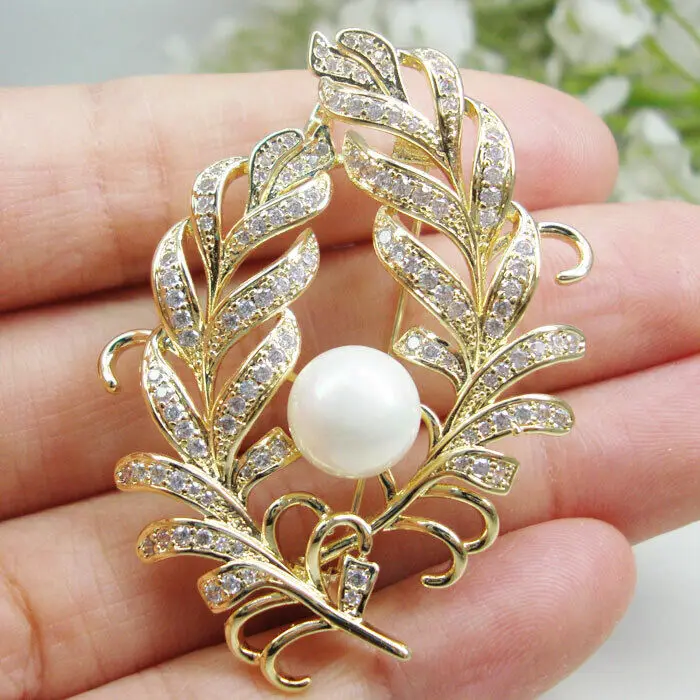 

Pendant Charming Flower Leaf Gold Tone Woman Brooch Pin Clear Zircon Crystal