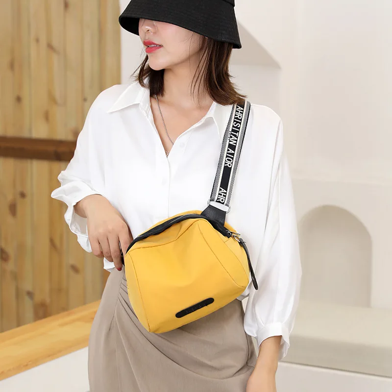 

Women's New Trendy Color Shell Bag Nylon Cloth Bag Mommy Travel Bag Shoulder Messenger Bag Lady Shoulder Bag.