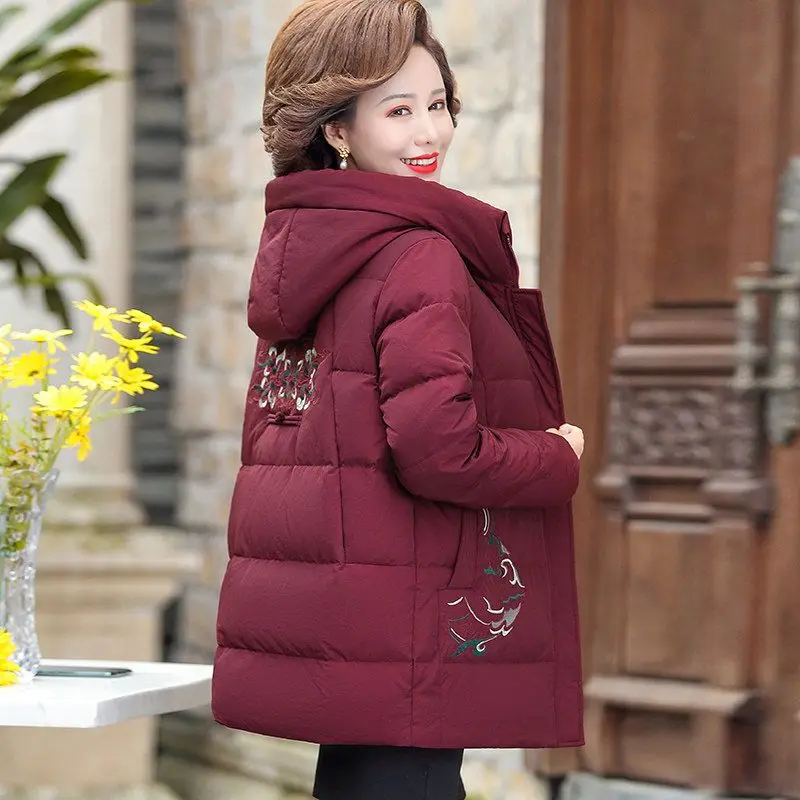 

2022 New Winter Women Cotton Jacket Padded Casual Slim Coat Emboridery Hooded Parkas Warm Overcoat Female Fashion New K133