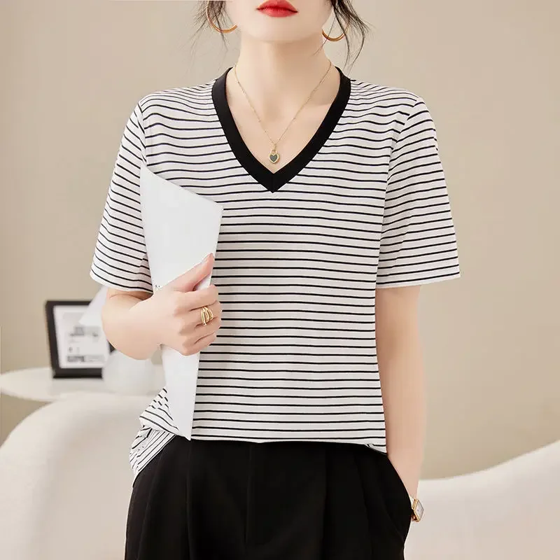 Женская полосатая футболка классический летний новый стиль с v-образным вырезом