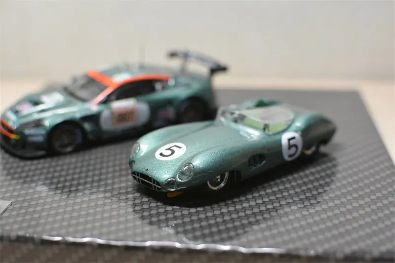 Фото Модель автомобиля Aston Martin DBR1 и DBR9 из литого металла, масштаб 1:43, IXO №3