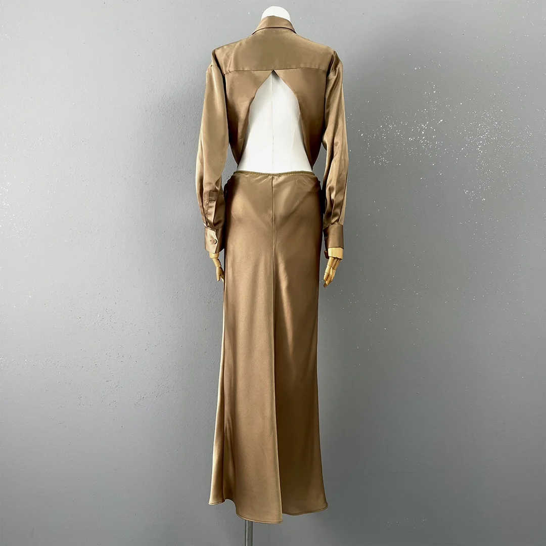 Рисунок 3 - Золотистый эффектный Шелковый костюм 2023