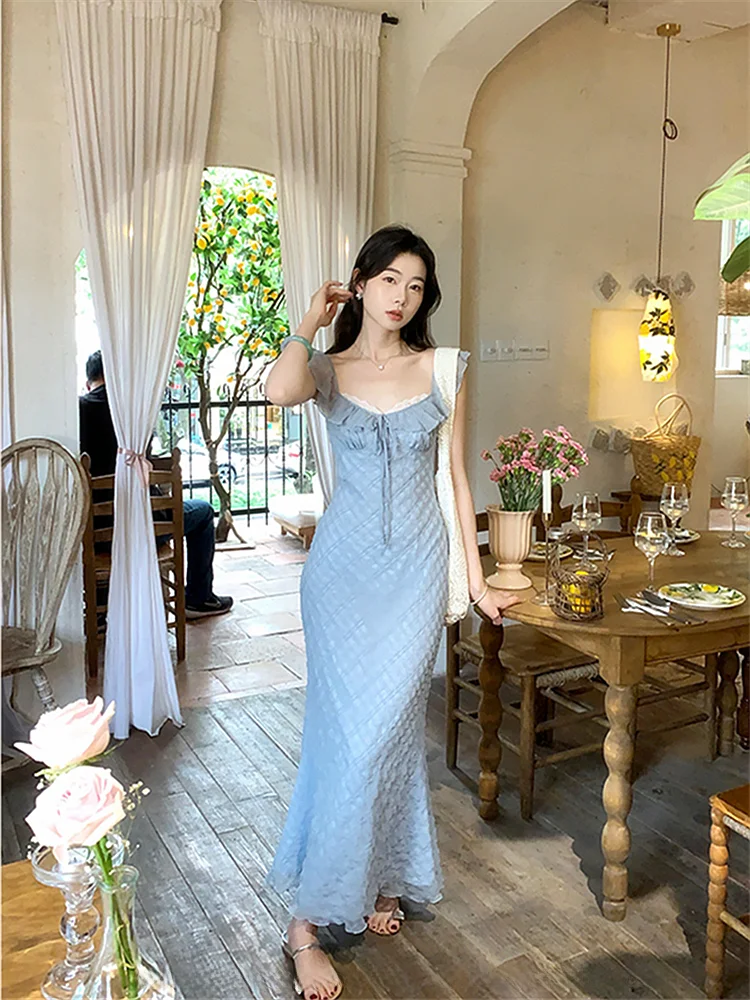 Платье-футляр женское клетчатое на бретельках с длинным рукавом