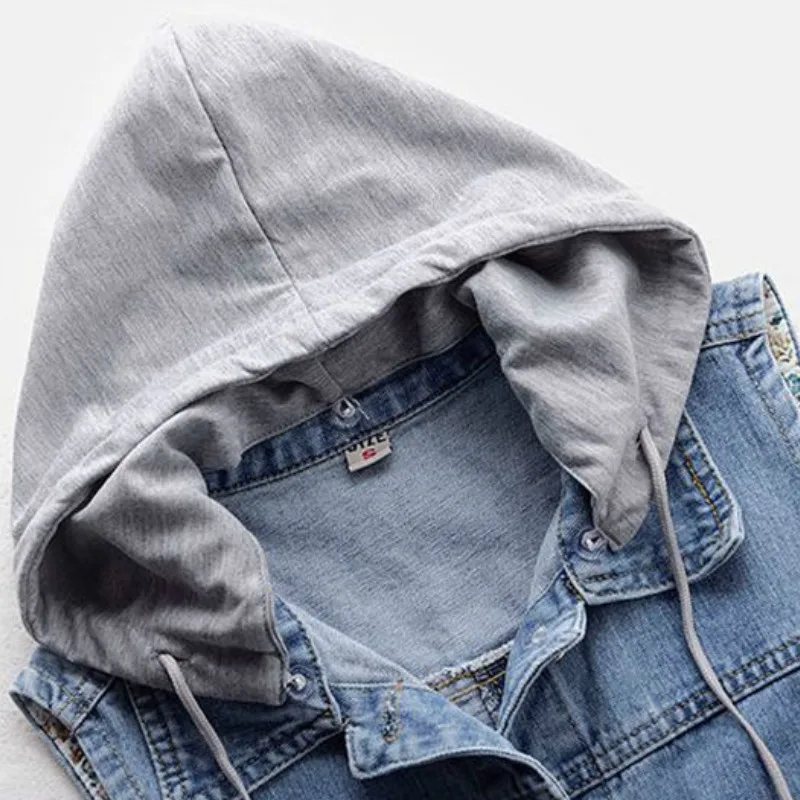 Куртка женская джинсовая со съемным капюшоном и большими карманами модный жилет