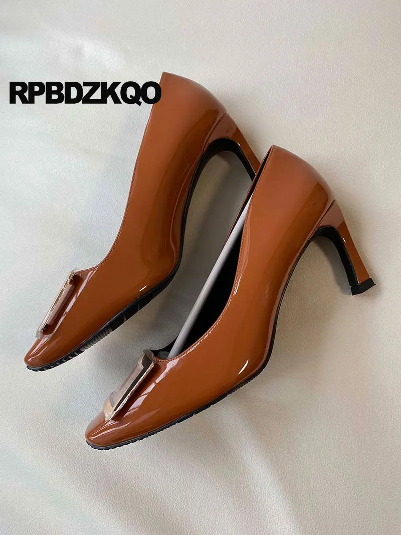 Женские туфли-лодочки из лакированной кожи на толстом блочном каблуке с