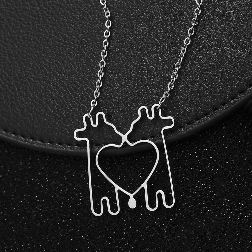 

Double Love Giraffe Heart Necklace Stainless Steel Animal Design Pendant Chokres For Women Girls Birthday Wedding Jewelry YP8630