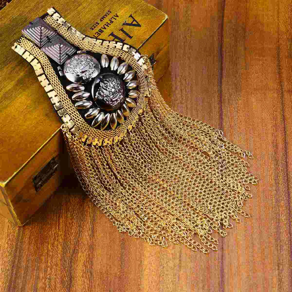 

Shoulder Epaulettes Tassel Epaulets Board Chain Pads Badge Metal Rivet Epaulet Brooch Gold Epaulette Fringe Punk Boards