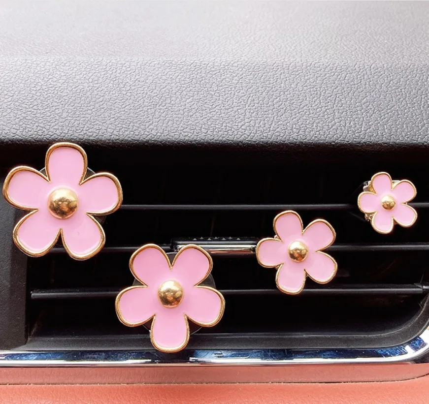 4 small daisies car vents perfume clip aroma clip decoration car interior accessories automotive decoration