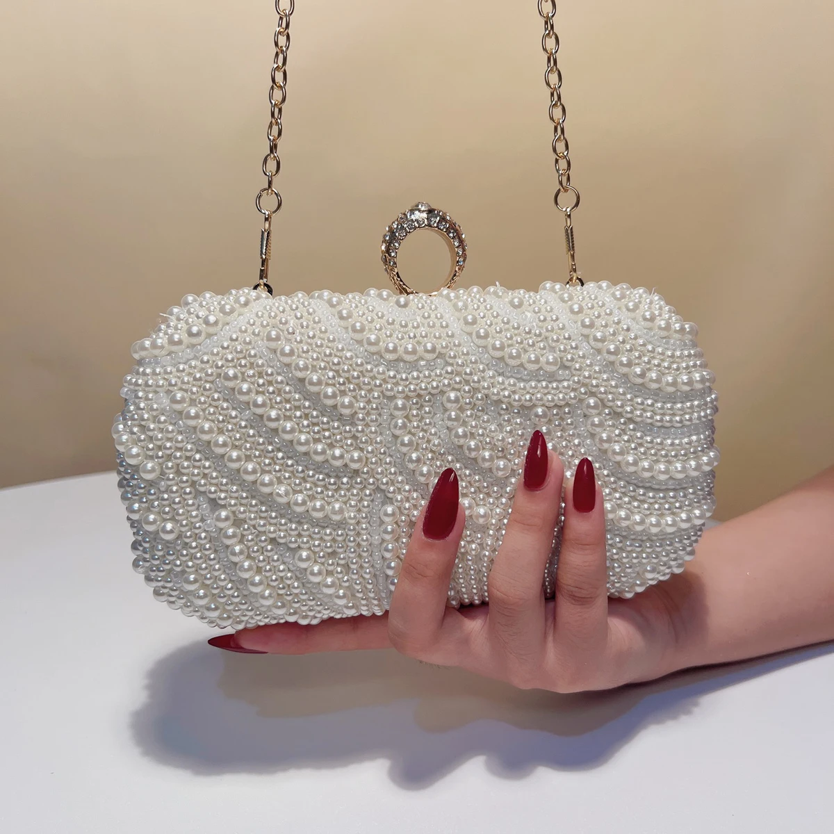 Белые квадратные клатчи с жемчужными стразами и бриллиантами сумка