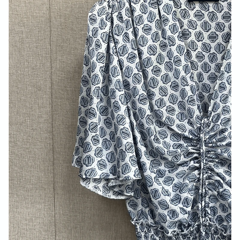 

Print Irregular Shirred V-neck Dress Women 2023 Early Autumn New