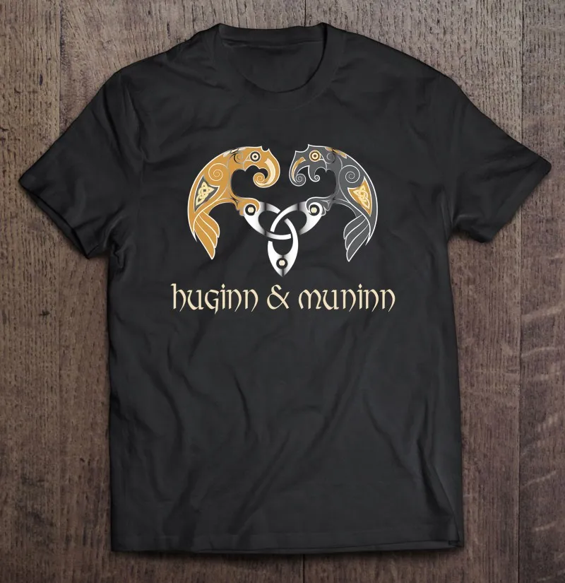 

Huginn And Muninn Odins Twin Ravens On Triquetra мужские футболки большого размера уличная одежда мужская футболка в Корейском стиле Лето Хлопок