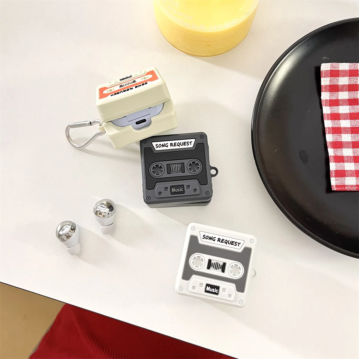 Силиконовый чехол с крючком для Samsung Galaxy Buds 2 pro/Buds FE/Buds 2/Buds Pro/Buds Live в стиле ретро