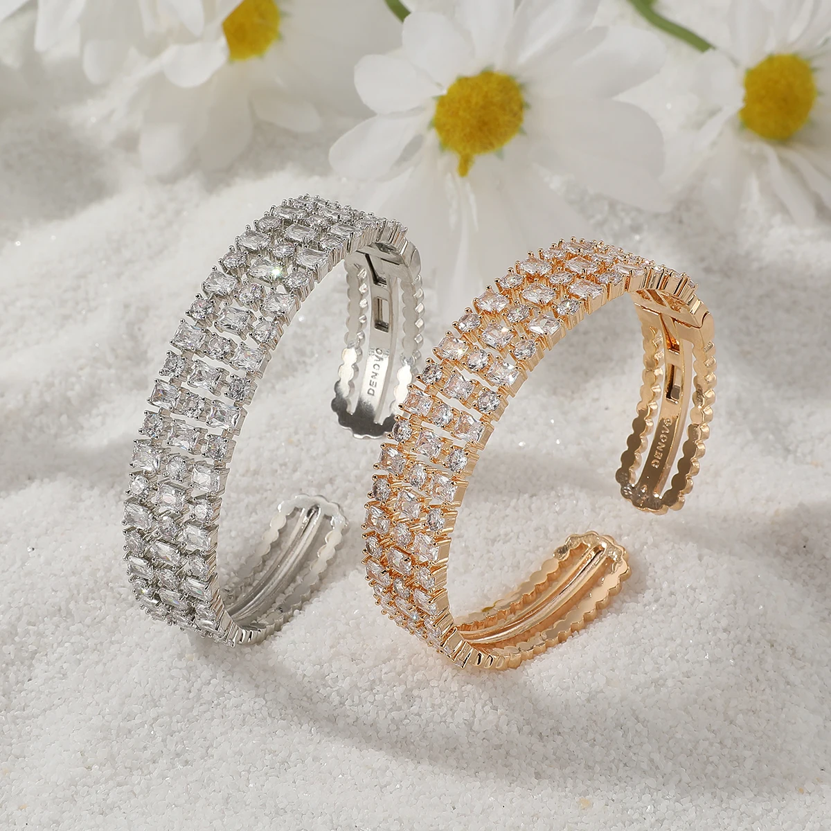 Модный циркониевый браслет и кольцо с геометрической перфорацией