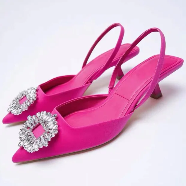 

Женские туфли-лодочки на низком каблуке, с острым носком