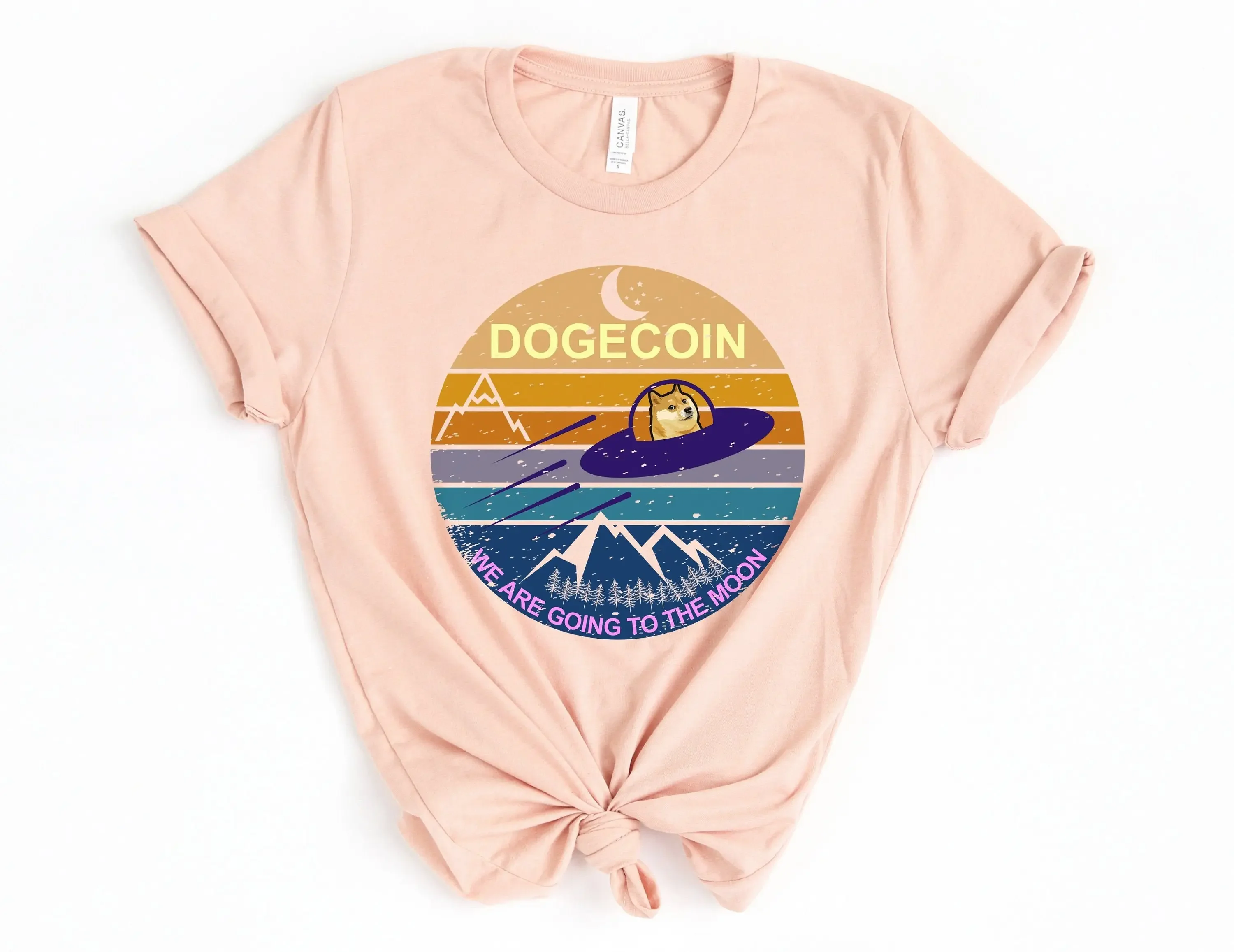 Эта девушка любит Dogecoin To The Moon Футболка Crypto Lover Ретро Винтаж