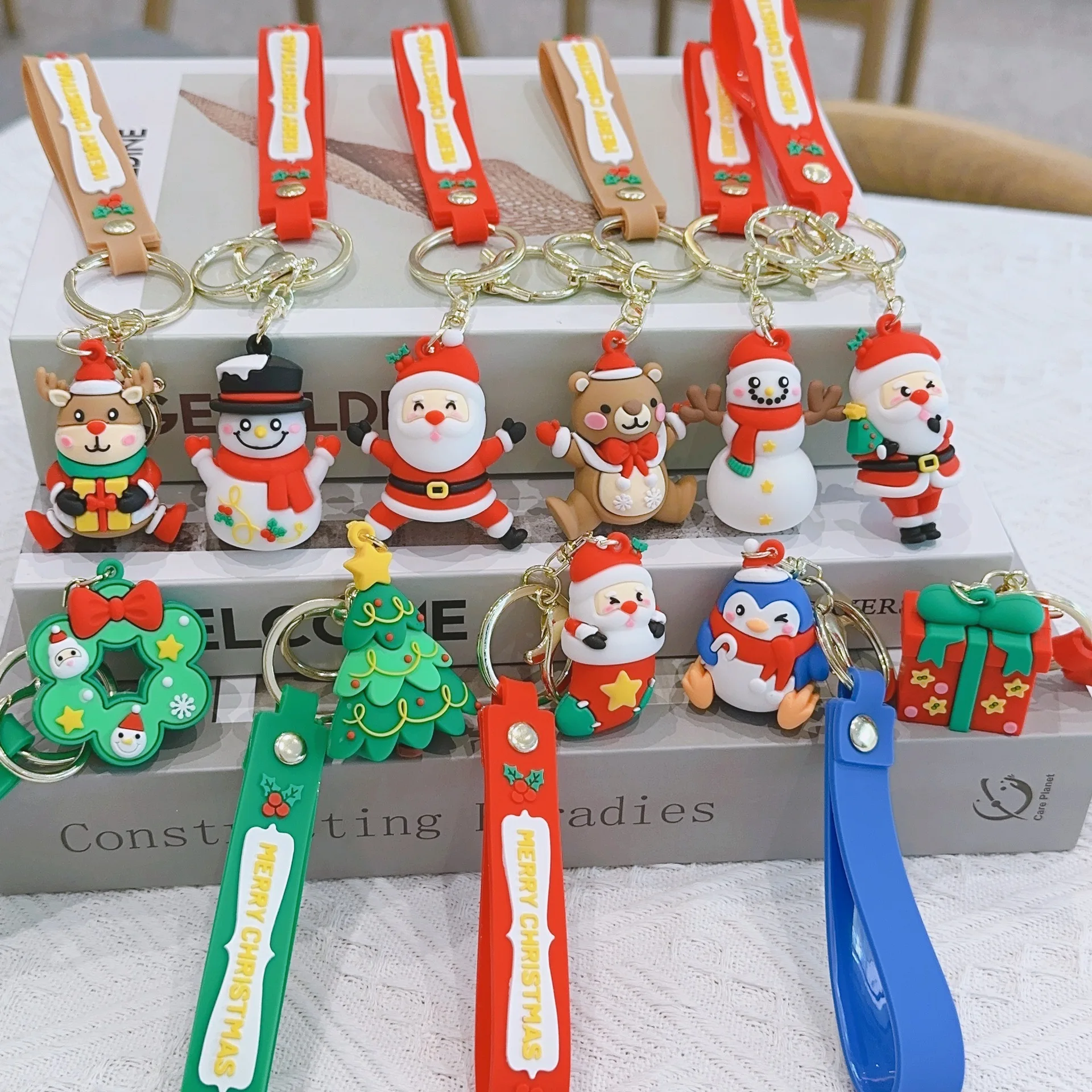 

Cute Christmas Day Keychain Fashion Christmas Stocking Snowman Keyring Creative Festival Gift for Car KeyChain Women Bag Pendant