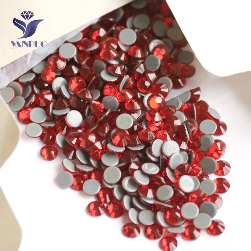 Фото Стразы YANRUO 2058HF SS4-SS30 Siam Crystal, горячей фиксации, с плоским дном, для свадебных платьев №1