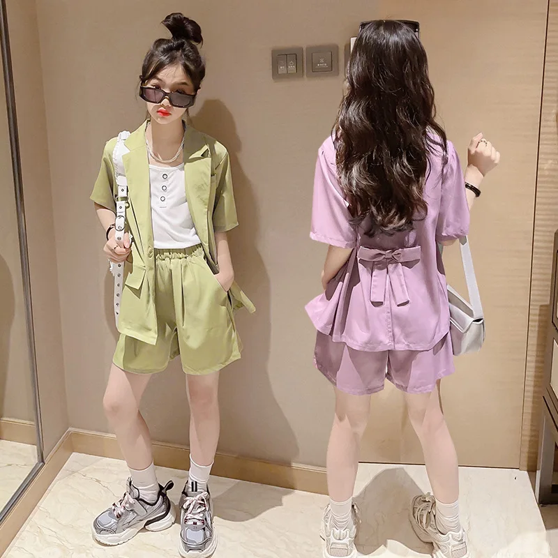 

Костюм женский летний из однобортного пиджака с отложным воротником и коротких брюк, на Возраст 4-14 лет