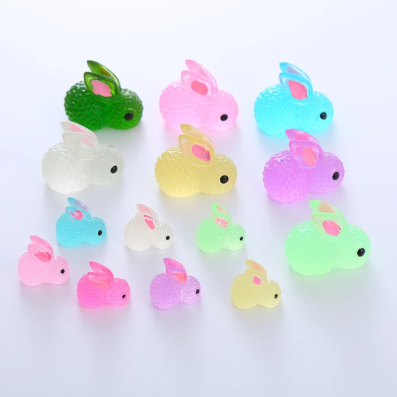 

Мини-фигурка кролика из пластика