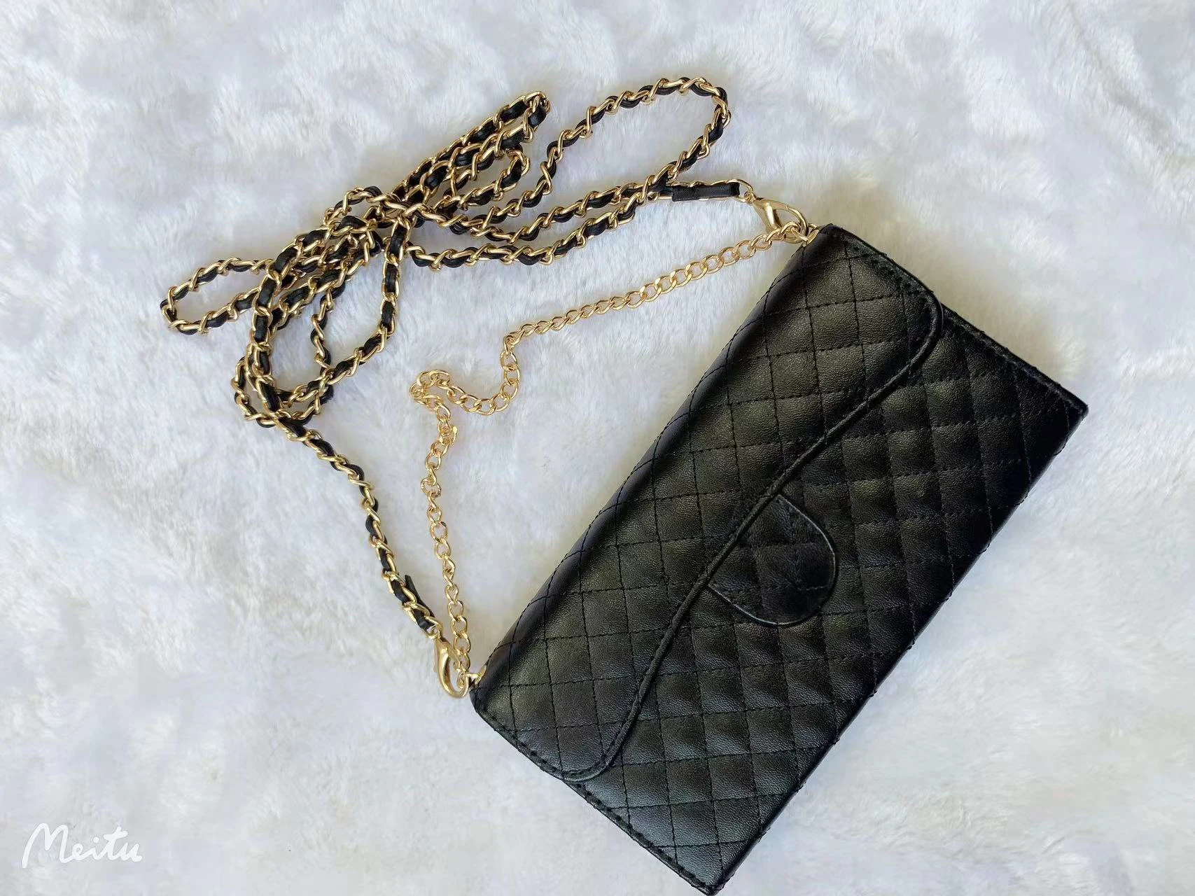 

CC logo Leather Phone case for iPhone X XR 11 12 12pro 13 13promax 14 14pro 14promax cross body phone case