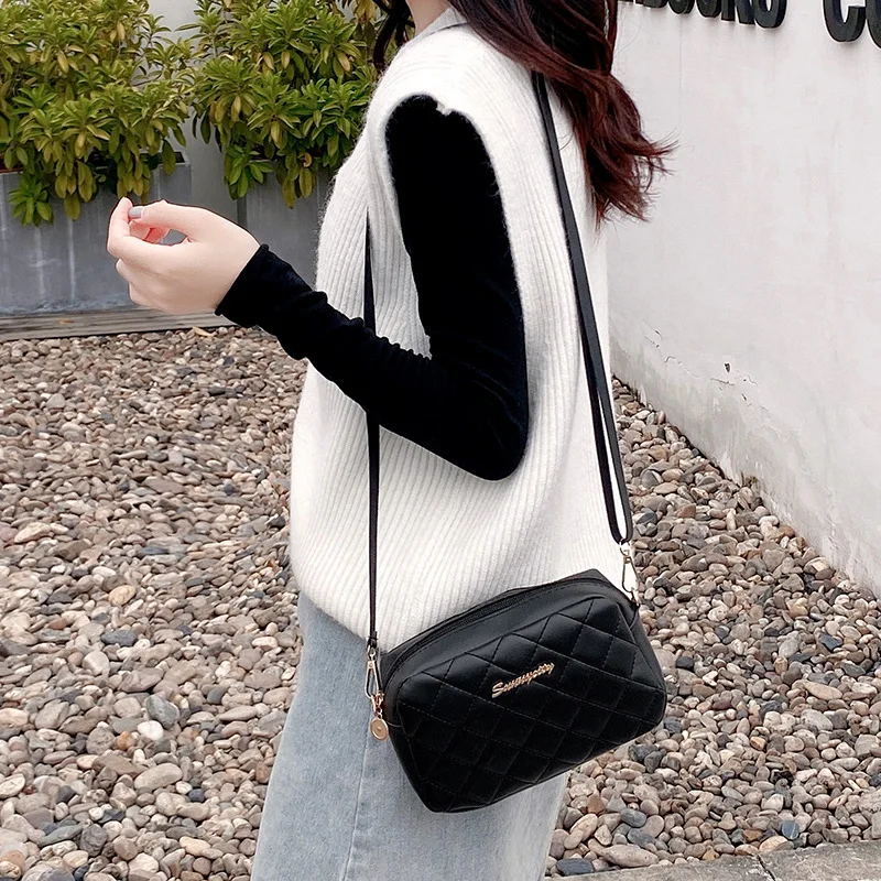 2023 New Fashion Female Shoulder Bag Rhombus Embroidered Solid Color Chain Women Shoulder Crossbody Casual Trendy Phone Bag
