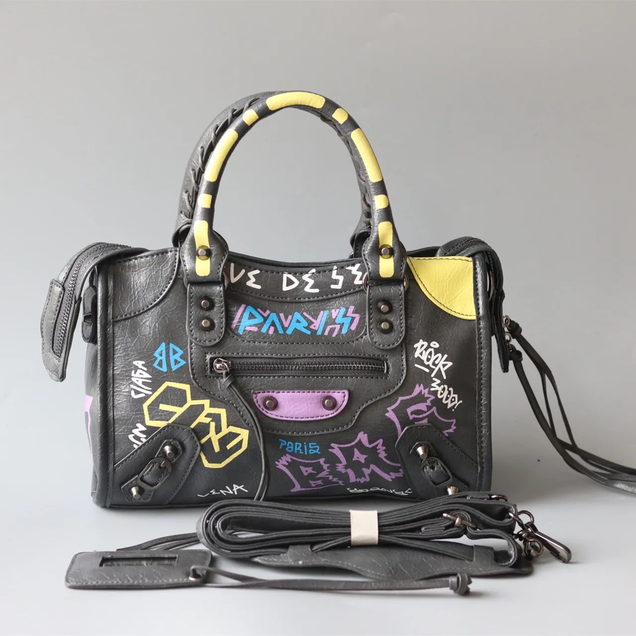 

Paris Classic Studs Tassels Graffiti Totes Motorcycle Bag Rivets Matte Corrugated Handbag for Women Messenger Bag Purse