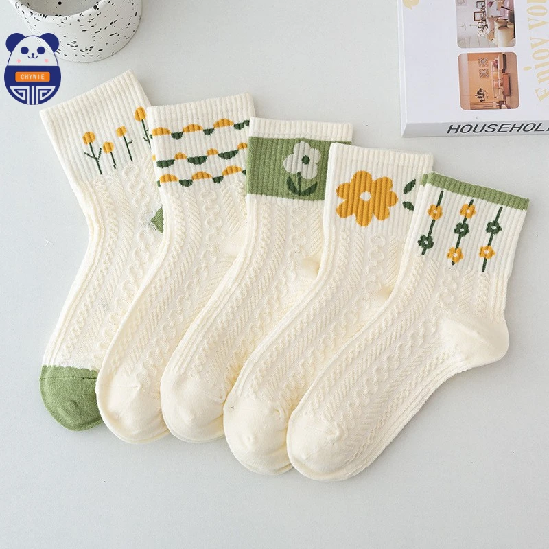 

5 Pairs Cute Printed Cotton Women Socks Autumn Literary Retro Three-Dimensional Jacquard Korean Skin-Friendly Breathable Socks