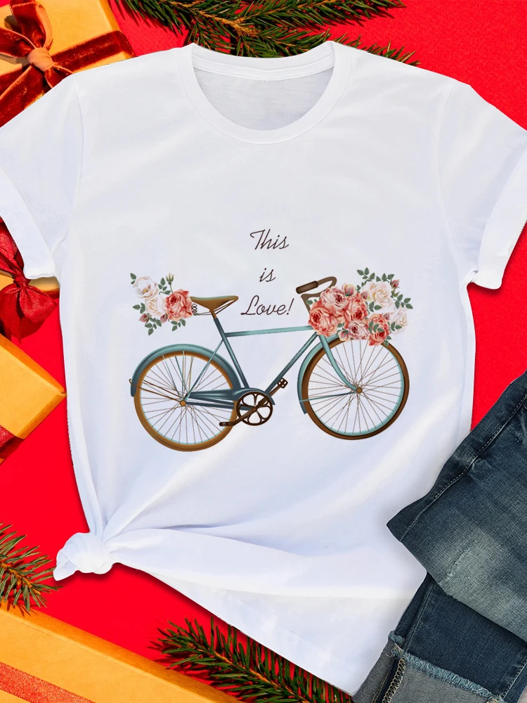 Рисунок 3 - Футболка женская с коротким рукавом