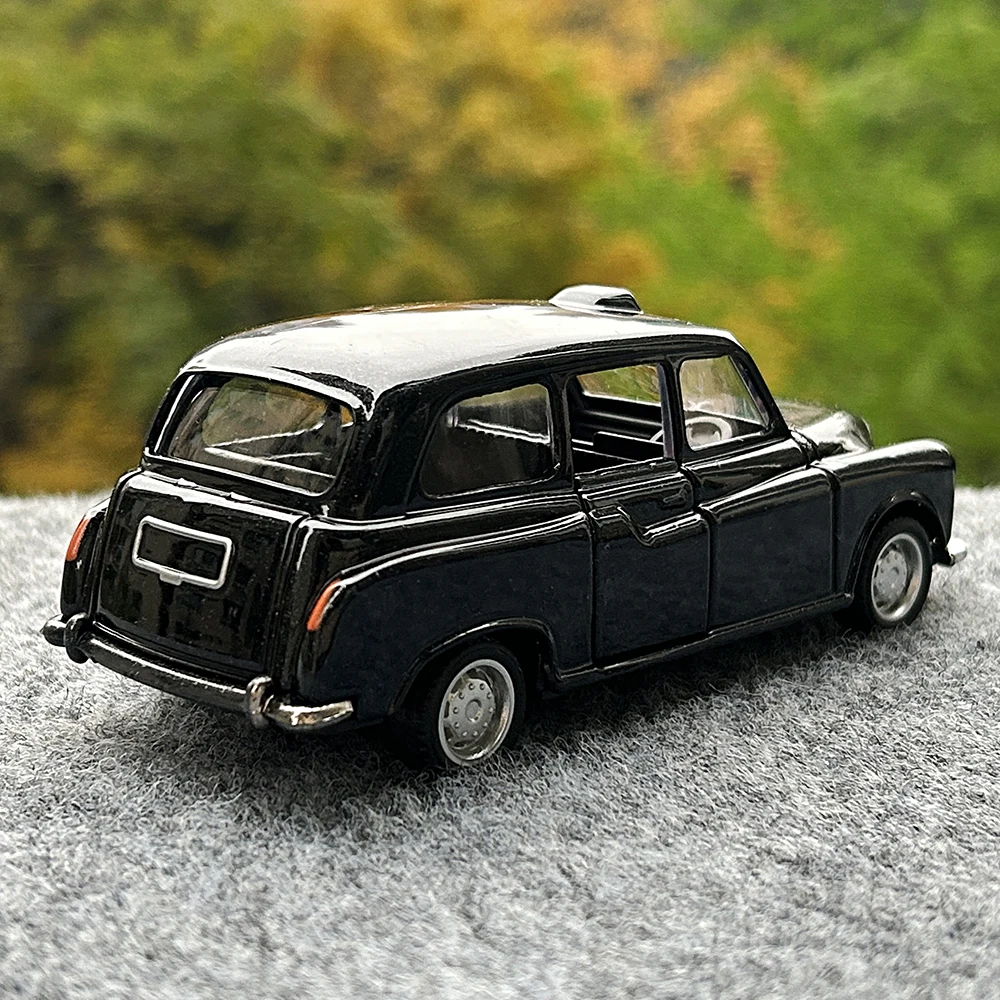 Фото 1:36 литая под давлением сплава, винтажная модель автомобиля London-Taxi, двери, открытая классическая миниатюрная копия автомобиля с откатным механизмом для коллекционного подарка №3