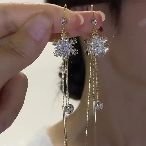Новые трендовые серьги с рождественским элементом, темпераментные серьги для пожилых людей с цирконием и жемчугом, серьги-снежинки, принцесса-ветер