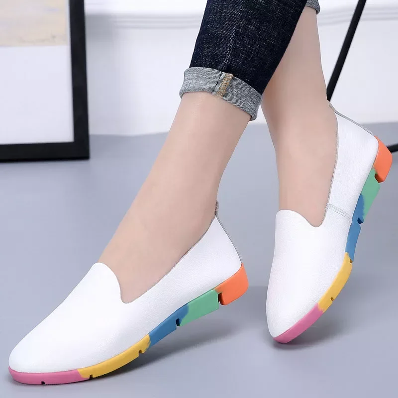 

2022New leather shoes ladies slip on nurse peas women sneakers women flats shoes fashion colored sole female shoes woman loafers