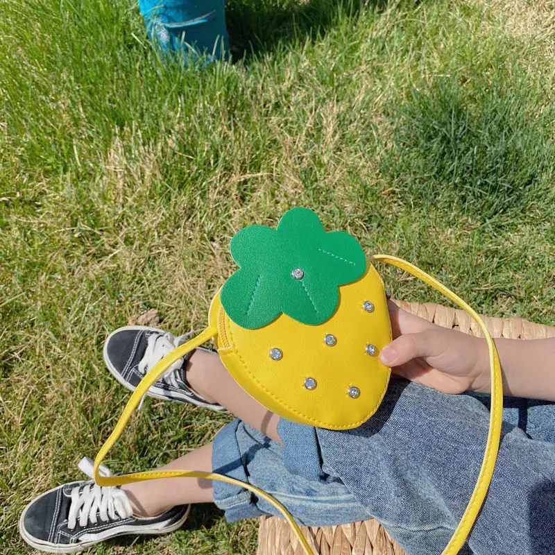 Cute Strawberry Girls Mini Crossbody Bags Fashion Princess Money Shoulder Bags Kids Gifts Lovely Children Small Purse Handbags