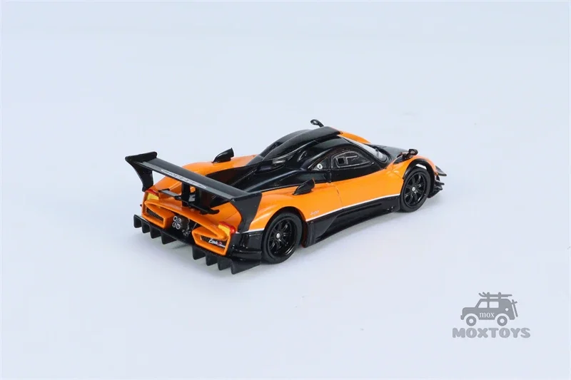 Модель автомобиля Tarmac Works 1:64 Zonda Revolucion Arancio Saint Orange черный литая под давлением