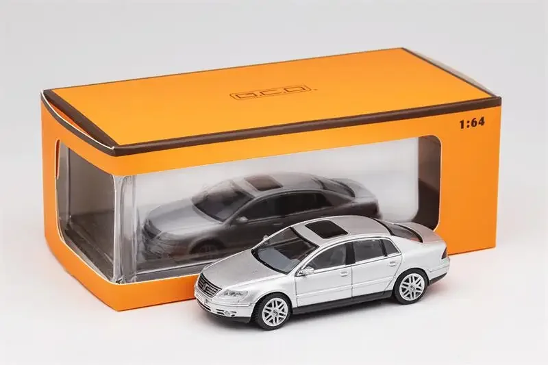 Литая под давлением модель автомобиля GCD 1:64 Phaeton Mk5 GP5 черно-белая