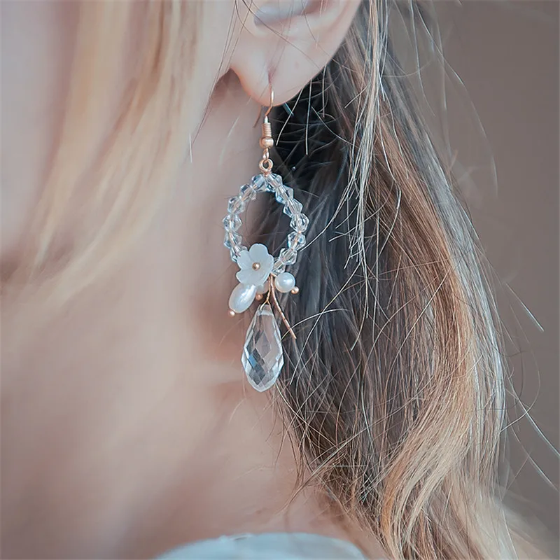 Повязка на голову женская с жемчугом и цветами золотого цвета | Украшения