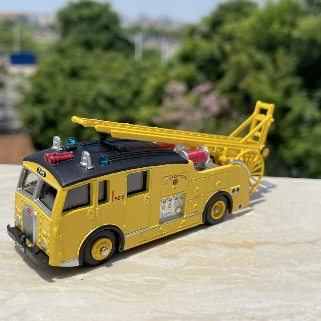 

Коллекция моделей автомобилей и грузовиков из сплава с британским пожарным двигателем № 1:72