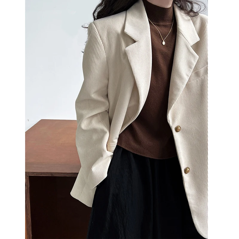 Женский вельветовый блейзер с отложным воротником