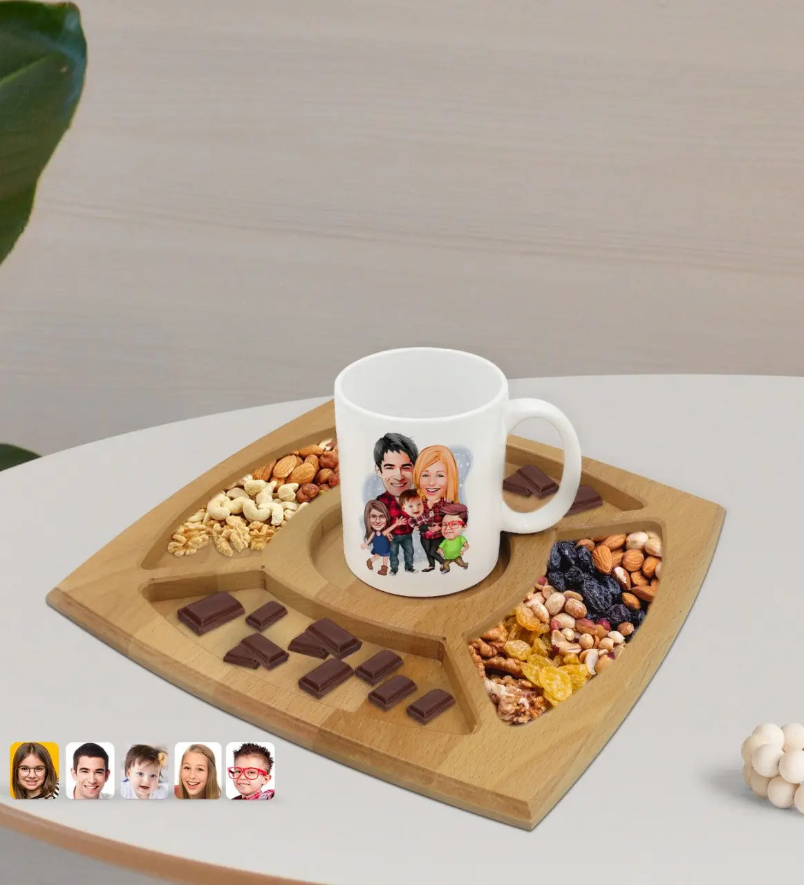 

Персонализированная семейная белая кружка карикатуру и натуральная Массив дерева, 4 отделения, презентация, табурель, кондитерский подарок...